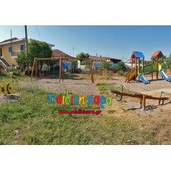 Νέα παιδική χαρά με ξύλινα σύνθετα όργανα και ποταμίσιο βότσαλο 2,5-8χιλ.